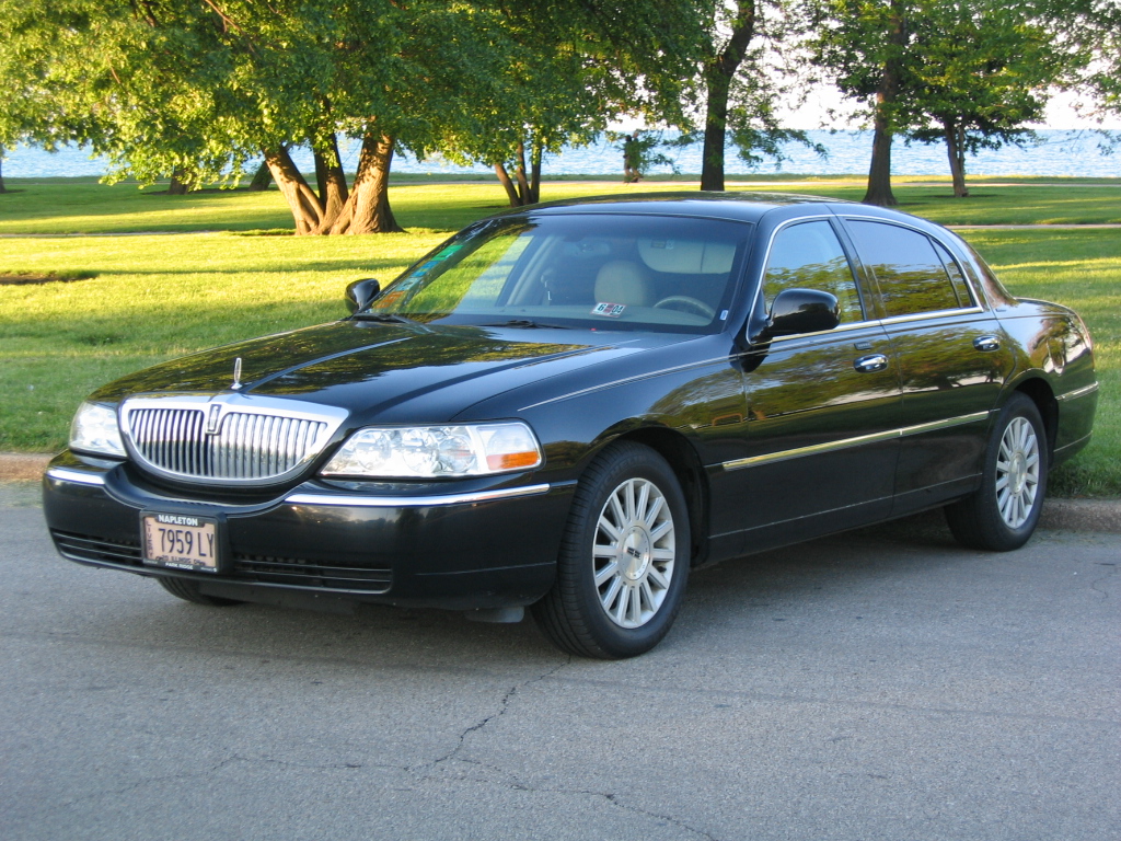  Black car Sedan